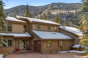 Large East Vail Home - On Gore Creek & Bus Stop