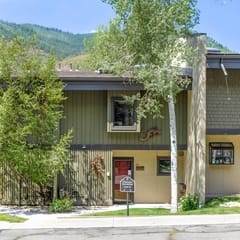 West Vail Ptarmigan Townhome - Steps to Bus
