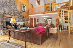 Golf Course Townhome - Close to Clubhouse