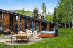 West Vail Home - Hot Tub, Fireplace & Steps to Bus - Image 3