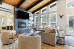 West Vail Home - Hot Tub, Fireplace & Steps to Bus