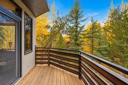 Golf Course Townhome - Livable Space & Privacy - Image 5