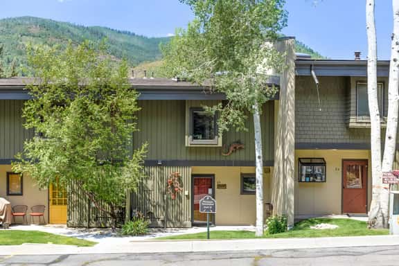 West Vail Ptarmigan Townhome - Steps to Bus - Image 1