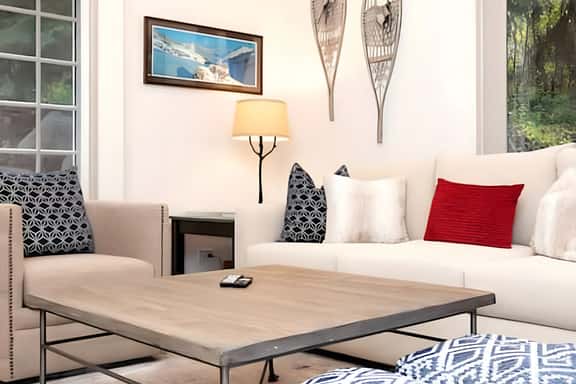 The Charter - True Ski In/Out with Privacy - Image 1