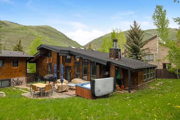 West Vail Home - Hot Tub, Fireplace & Steps to Bus - Image 1