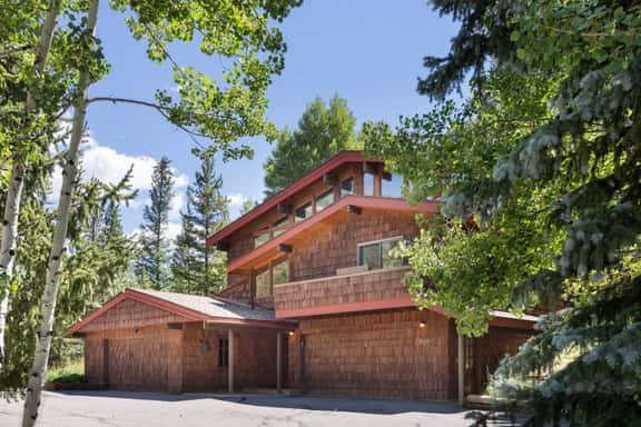 Large East Vail Chalet - Hot Tub & Close to Bus - Image 1