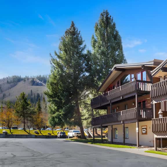 Vail Condo - Pet Friendly & Steps to Ski Lift - Image 1
