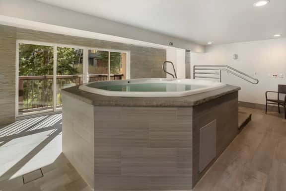 Fallridge Condo - Summer Pool Near Vail Golf Club