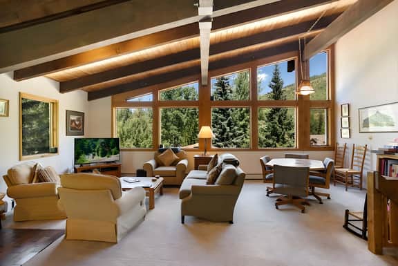 Classic East Vail Home - Private Hot Tub