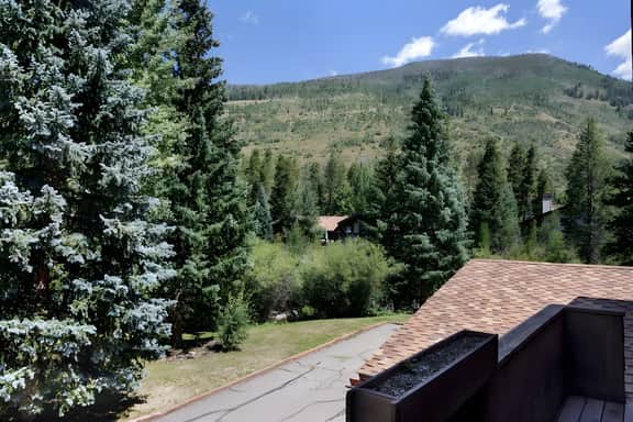 Classic East Vail Home - Private Hot Tub