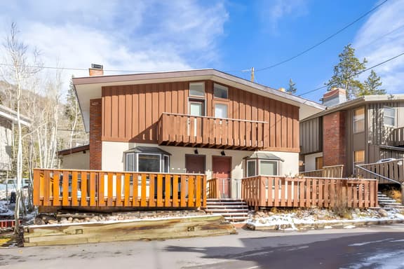 East Vail Home - Pet Friendly & Steps to Bus
