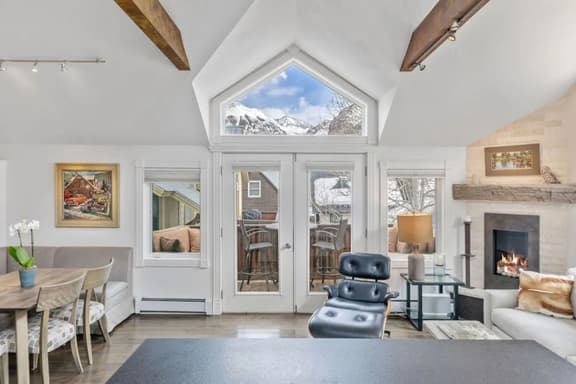 Pacific Avenue Paradise - Steps to Slopes - Image 1