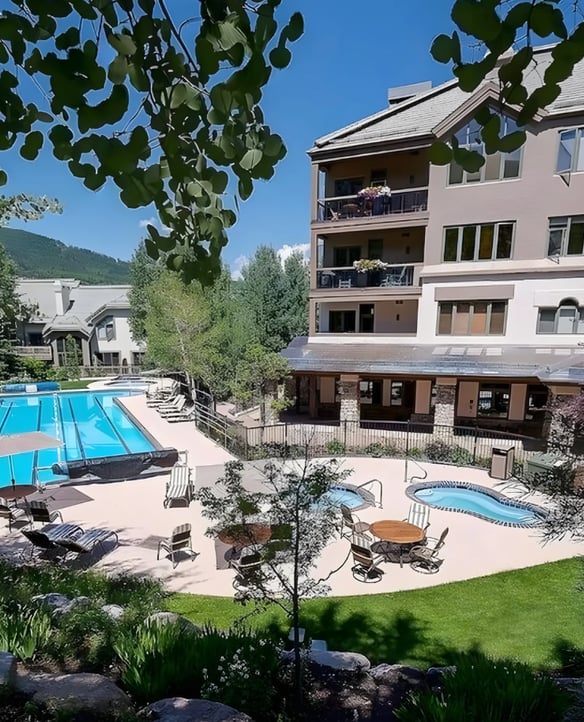 Upscale Ski In/Out Condo! Beautiful Views!
